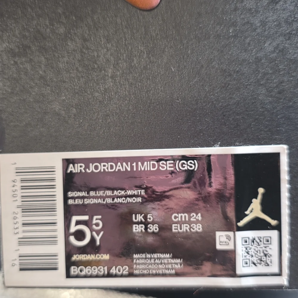 AIR JORDAN 1 MID SE (GS)